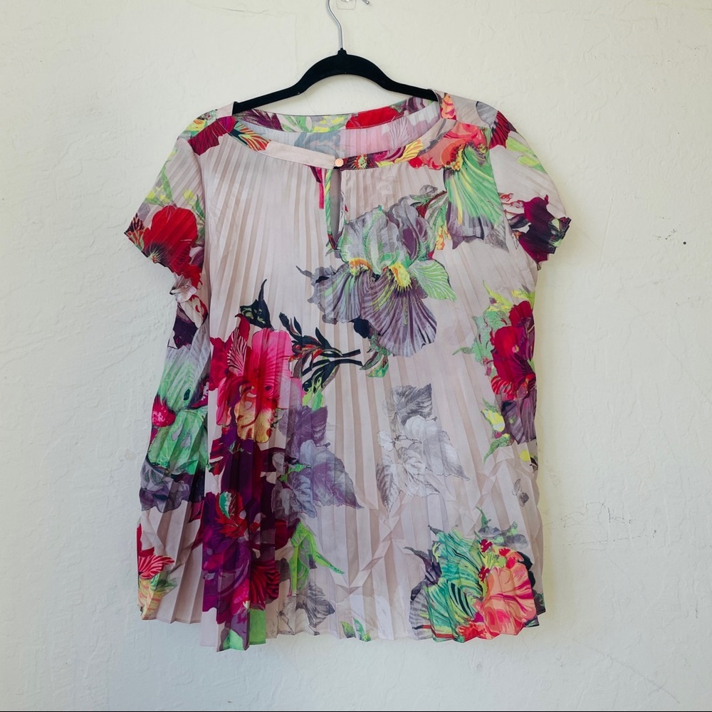 Ted baker floral print pleated blouse size 4